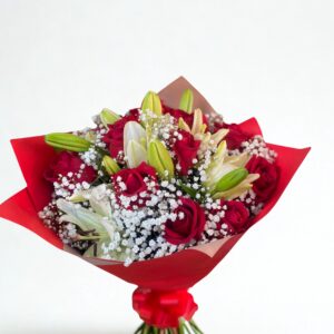 Ramalhete luxo lírios e rosas vermelhas